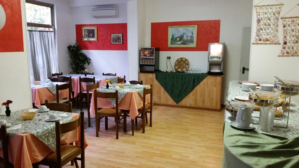 Hotel Villa Del Sole Rimini Extérieur photo